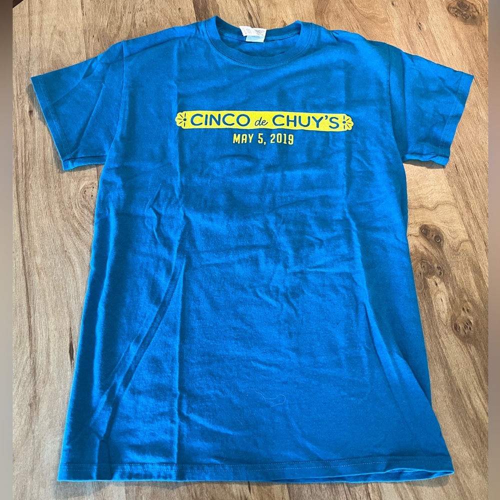 SOLD- Gildan Heavy Cotton Chuy’s Tex-Mex 2019 Cinco De Mayo Shirt